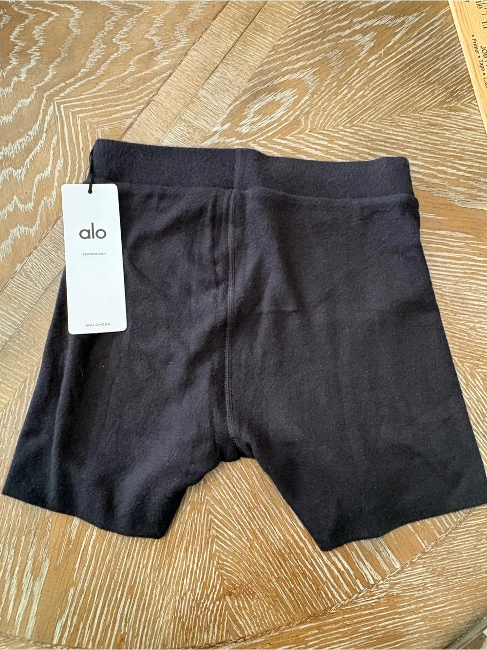 Alo Yoga Alolux High-Waist Me Time Short Size Small NWT A184